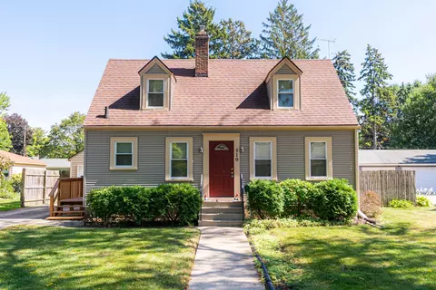 510 S 6th St, Dekalb, IL 60115