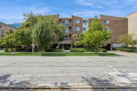 203 N Kenilworth Ave #2G, Oak Park, IL 60302