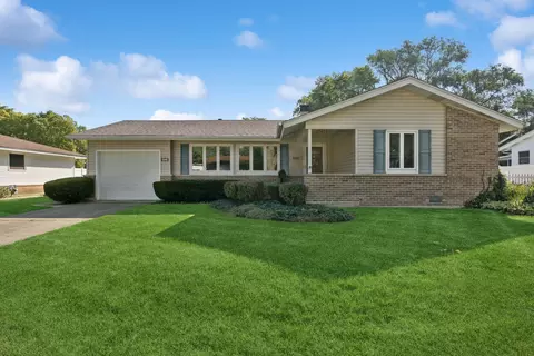 991 Cedar Ln, Elk Grove Village, IL 60007