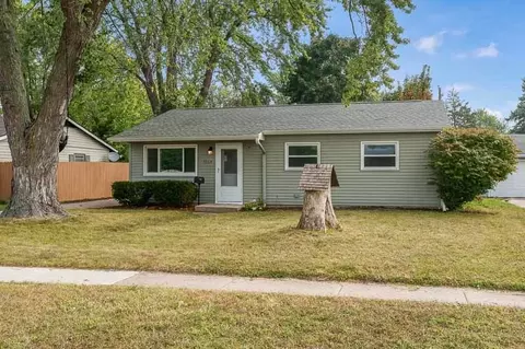 7513 Venus St, Loves Park, IL 61111
