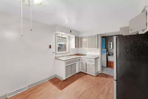 Kitchen - 7616 S Lorel Ave, Burbank, IL 60459 photo 1 of 3