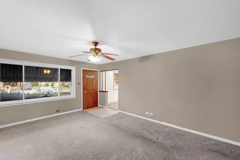 Living - 7616 S Lorel Ave, Burbank, IL 60459 photo 2 of 2