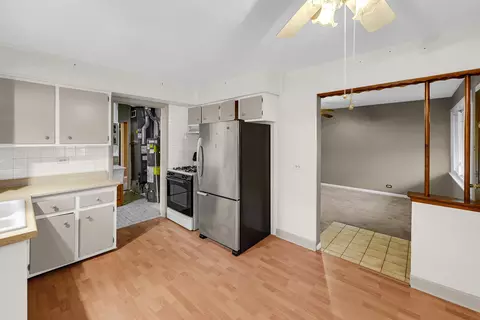 Kitchen - 7616 S Lorel Ave, Burbank, IL 60459 photo 2 of 3