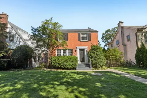 5352 Greenwood St, Skokie, IL 60077