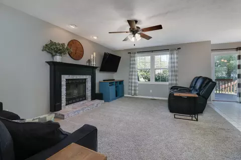 2756 Arrowhead Dr, Bloomington, IL 61704 photo 9