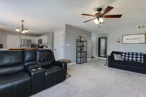 2756 Arrowhead Dr, Bloomington, IL 61704 photo 10