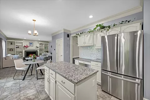 Kitchen - 35 Chiswick Cir, Bloomington, IL 61704 photo 2 of 4