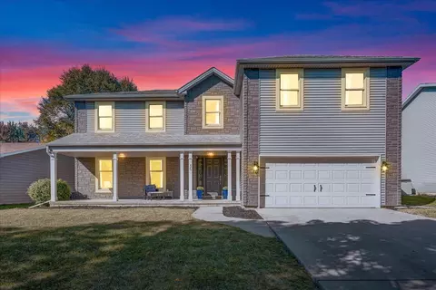 35 Chiswick Cir, Bloomington, IL 61704