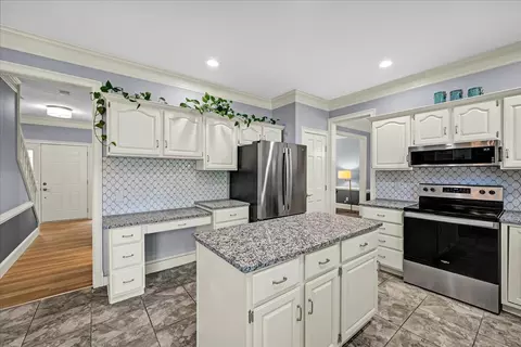 Kitchen - 35 Chiswick Cir, Bloomington, IL 61704 photo 1 of 4