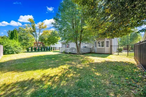 Exterior - 35 Chiswick Cir, Bloomington, IL 61704 photo 7 of 9