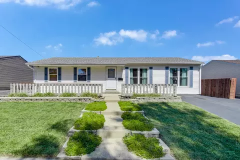 216 Hayes Ave, Romeoville, IL 60446