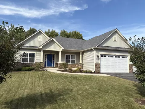 941 Blackberry Shore Ln, Yorkville, IL 60560