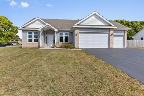 5554 Montadale Dr, Roscoe, IL 61073