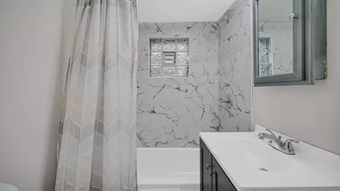 Bath - 16219 Turner Ave, Markham, IL 60428 photo 1 of 3