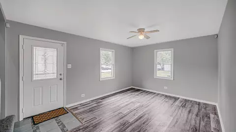 Living - 16219 Turner Ave, Markham, IL 60428 photo 6 of 7