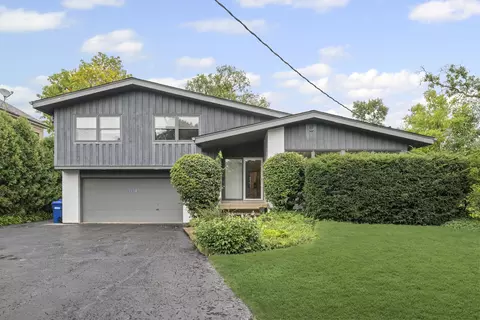 1125 Hohlfelder Rd, Glencoe, IL 60022