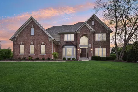 4156 Meadow View Dr, Saint Charles, IL 60175