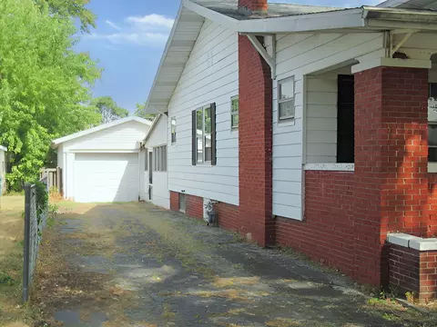 2808 Prairie Ave, Mattoon, IL 61938 photo 4