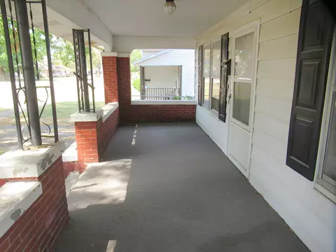2808 Prairie Ave, Mattoon, IL 61938 photo 2