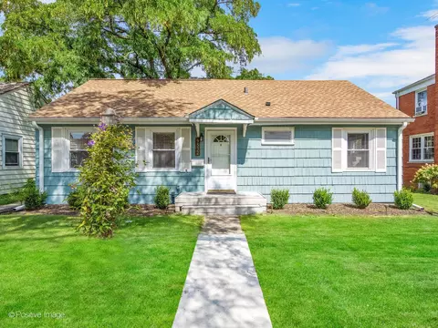 9532 Lexington Ave, Brookfield, IL 60513