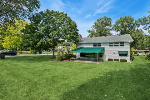 Exterior - 104 Elm St, Wheaton, IL 60189 photo 3 of 5