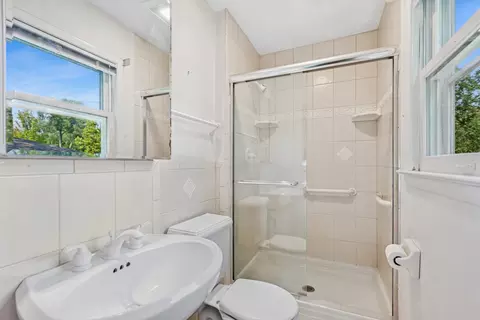 Bath - 104 Elm St, Wheaton, IL 60189 photo 1 of 2