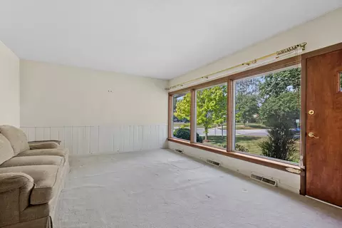 Living - 104 Elm St, Wheaton, IL 60189 photo 1 of 3