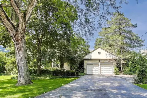 1295 Sunview Ln, Winnetka, IL 60093