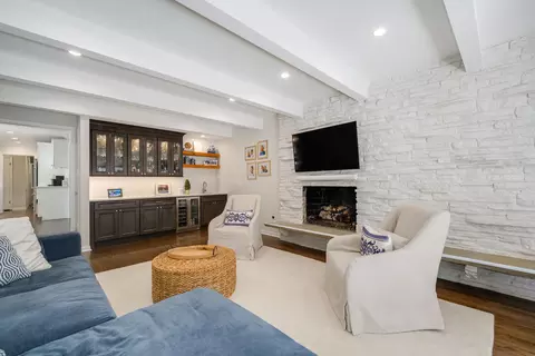 Living - 1255 Tinker Way, Glenview, IL 60025 photo 1 of 2