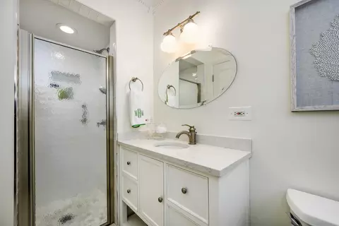 Bath - 1255 Tinker Way, Glenview, IL 60025 photo 1 of 2