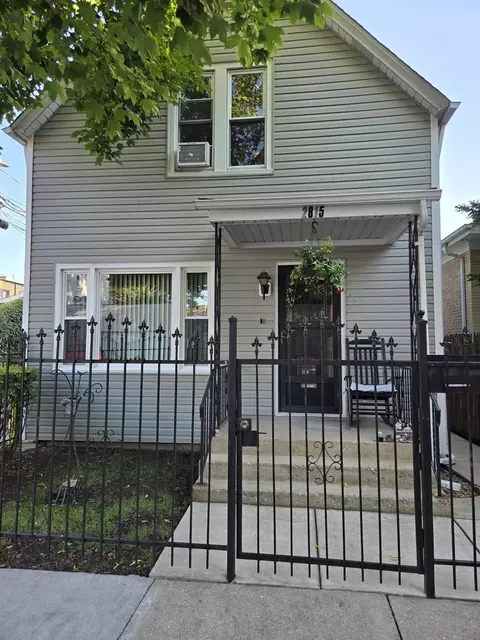 2815 W Nelson St, Chicago, IL 60618
