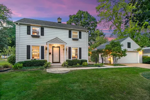 420 Gray St, Saint Charles, IL 60174