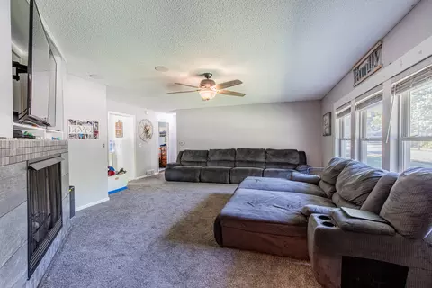 425 E Main St, Wyanet, IL 61379 photo 9
