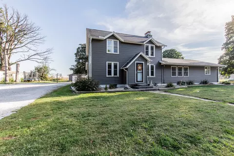 425 E Main St, Wyanet, IL 61379 photo 2