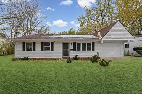 702 Scottswood Dr, Urbana, IL 61802