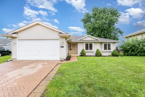 6610 Leupold Ln, Plainfield, IL 60586 photo 2