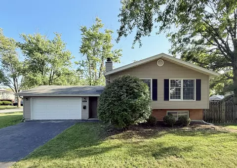 1041 Coach Rd, Homewood, IL 60430