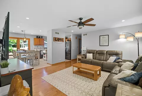 Living - 10304 Wilmette Ave, Algonquin, IL 60102 photo 2 of 3