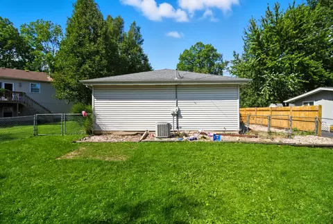 Exterior - 10304 Wilmette Ave, Algonquin, IL 60102 photo 3 of 8