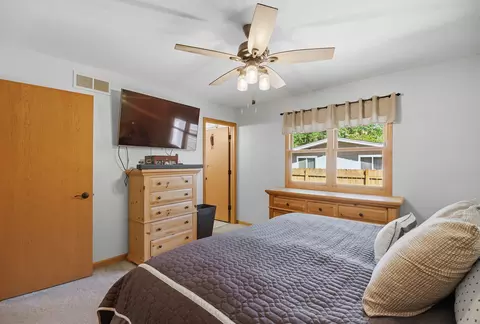 Bedroom - 10304 Wilmette Ave, Algonquin, IL 60102 photo 3 of 7