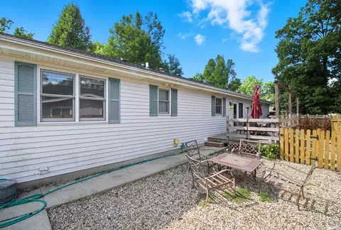 Exterior - 10304 Wilmette Ave, Algonquin, IL 60102 photo 6 of 8