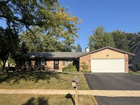 722 N Pinecrest Rd, Bolingbrook, IL 60440