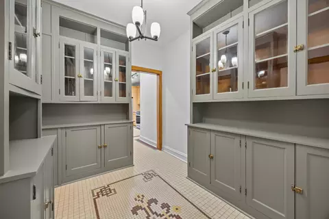 Entry Way - 1352 E Madison Park #2, Chicago, IL 60615 photo 2 of 2