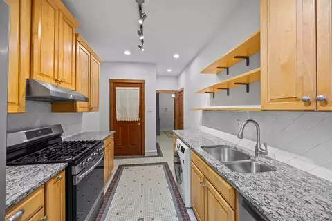 Kitchen - 1352 E Madison Park #2, Chicago, IL 60615 photo 2 of 2