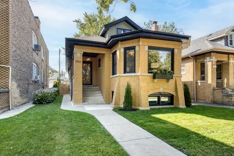 5423 W Roscoe St, Chicago, IL 60641