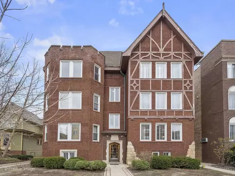426 Wisconsin Ave #3S, Oak Park, IL 60302