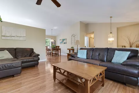 Other - 6 Fieldcrest Ct, Algonquin, IL 60102 photo 2 of 9