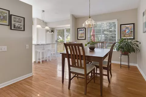 Dining - 6 Fieldcrest Ct, Algonquin, IL 60102 photo 3 of 3
