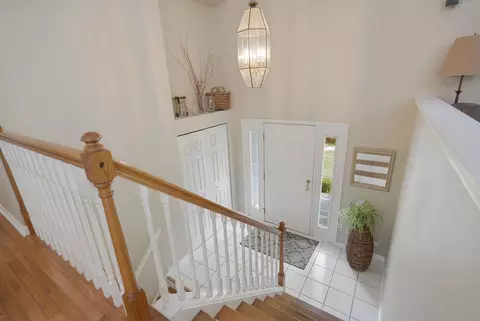 Entry Way - 6 Fieldcrest Ct, Algonquin, IL 60102 photo 1 of 1