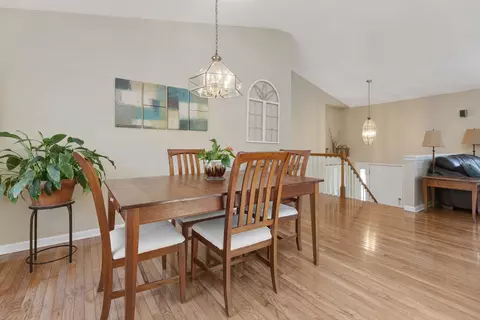 Dining - 6 Fieldcrest Ct, Algonquin, IL 60102 photo 2 of 3